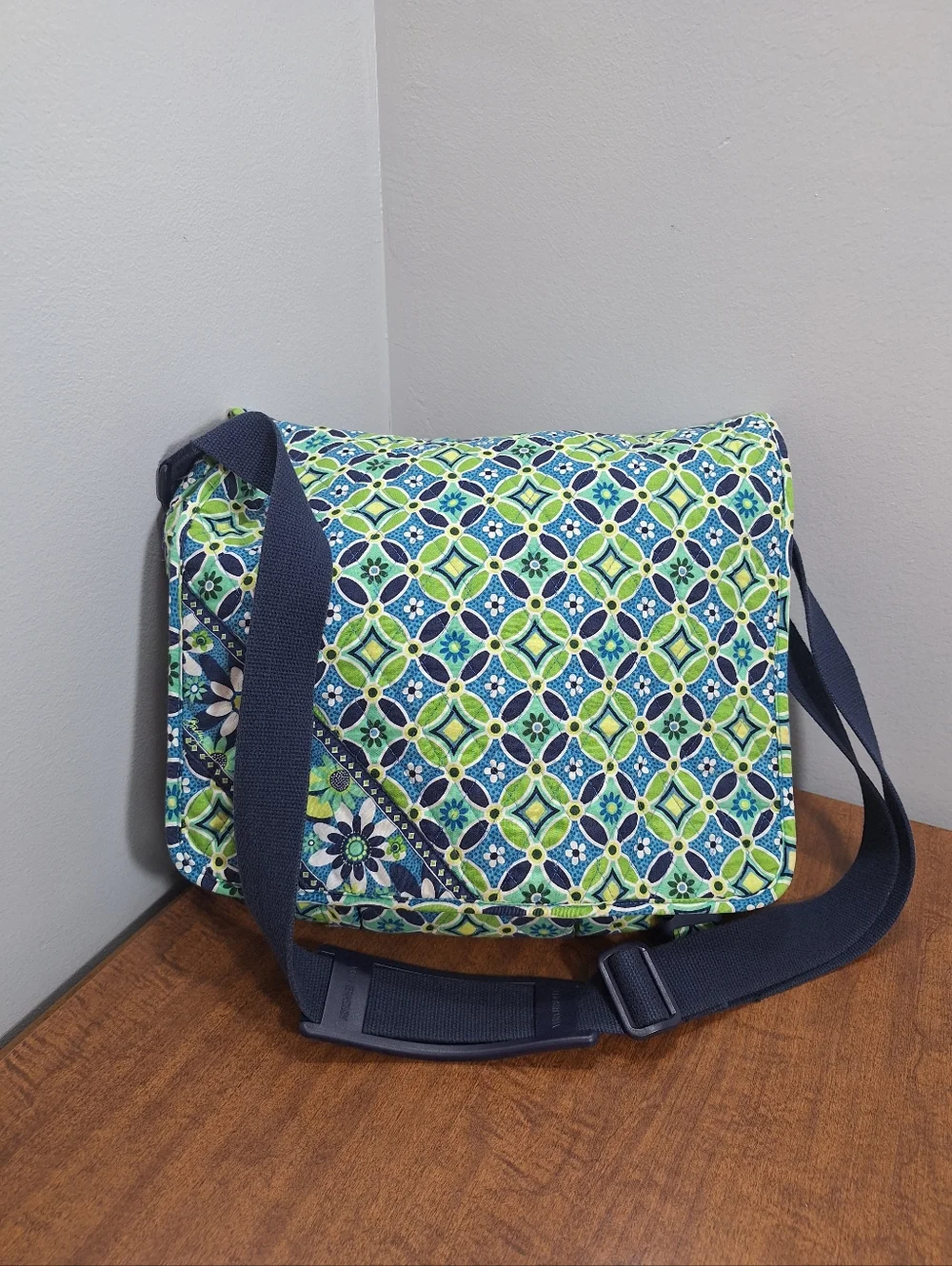 Vera Bradley Messenger Bag Adj  Blue Green Daisy Daisy Travel Laptop Retired